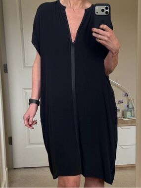 VInce Navy V-Neck Shift Dress